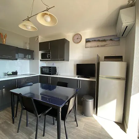 2 Etoiles Climatise Avec Balcon, Proche Thermes, Animaux Admis - Fr-1-503-37
